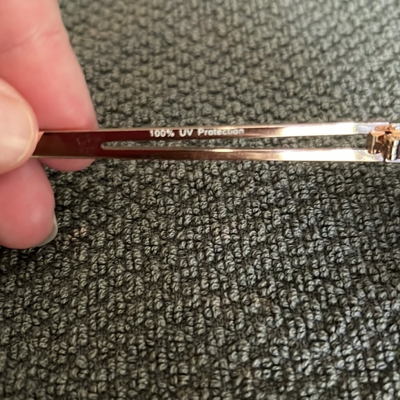 Rose gold mirrored lenses sunglasses. No script. - Picture 5 of 7